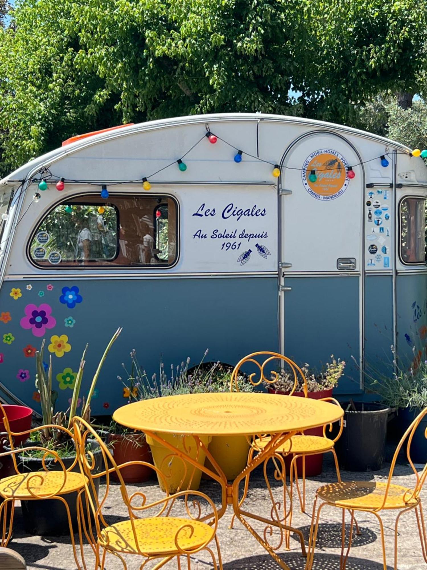 Camping Les Cigales 호텔 망들리유 라 나플 외부 사진