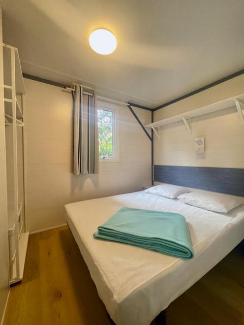 Camping Les Cigales 호텔 망들리유 라 나플 외부 사진